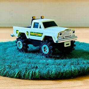 JEEP HONCHO STOMPER 4X4